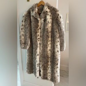 Vintage Style VI Ltd faux fur coat